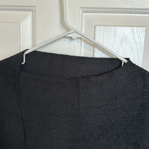 Black shawl - Picture 2 of 3